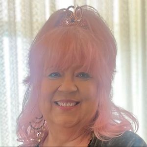 Meet your Posher, Gina